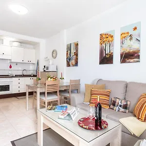apartamentos-la-laguna-deluxe-6.adeje-hotels.com/